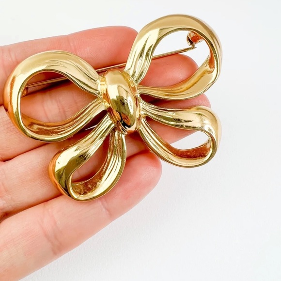 Yves Saint Laurent Accessories - AUTH YSL YVES SAINT LAURENT VINTAGE BUTTERFLY RIBBON BROOCH PIN MADE IN FRANCE